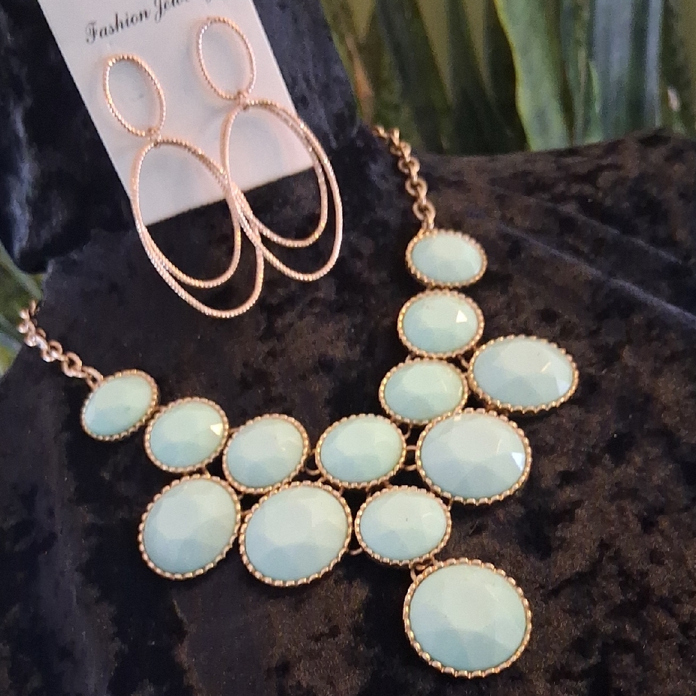 Elegant Gold and Mint Necklace and Gold Earring Set - Picture 2 of 9